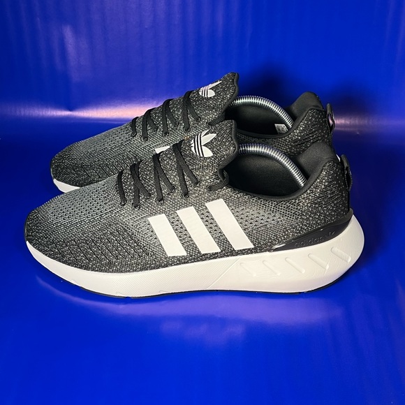 NEW adidas Swift Run 22 Black Gray Mens Size 10 Fast Shipping - Picture 3 of 8